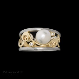 Pearl and Diamond Dress Ring.
